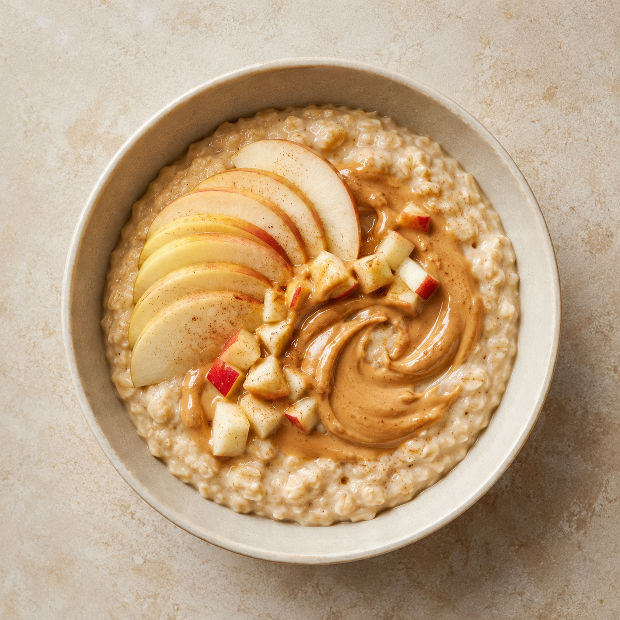 Avena con manzana y crema de cacahuete