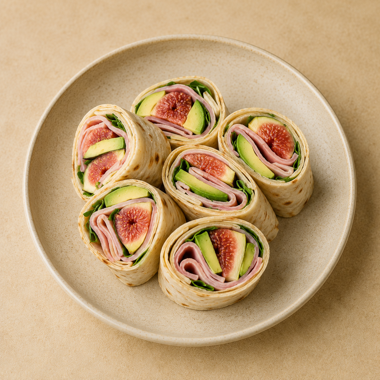 Wraps de jamón cocido, con aguacate e higos